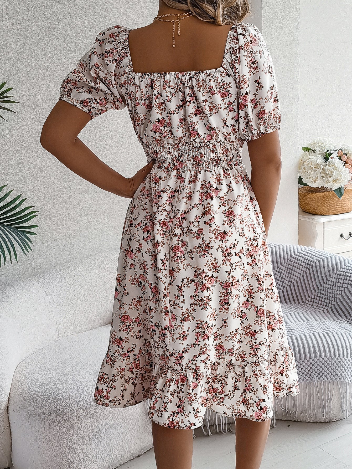 Robe d’Été Fleurie à Col Carré